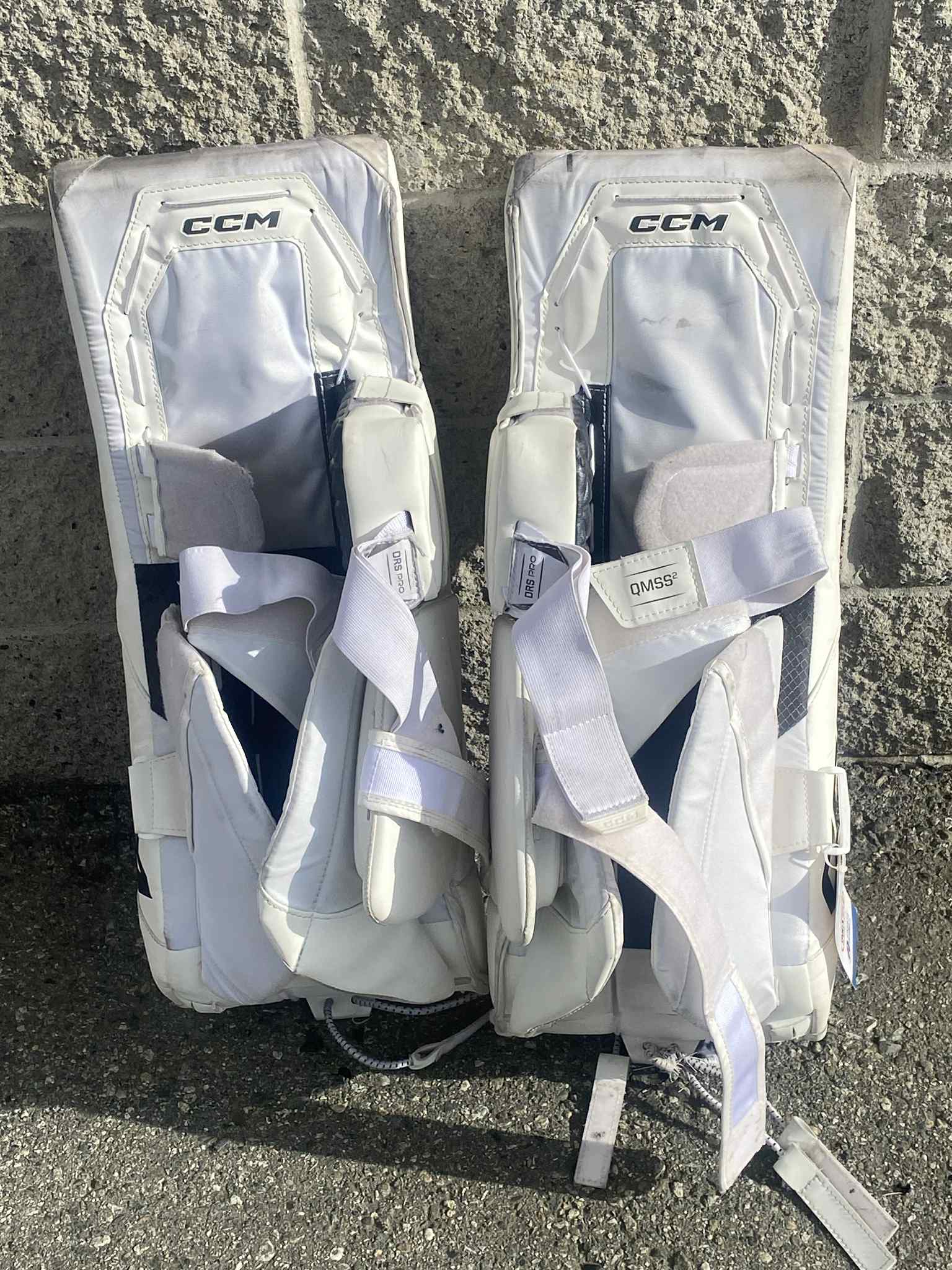 CCM AXIS 2.9 GOALIE LEG PADS 30+1 Wht-Sports Replay - Sports Excellence-Sports Replay - Sports Excellence