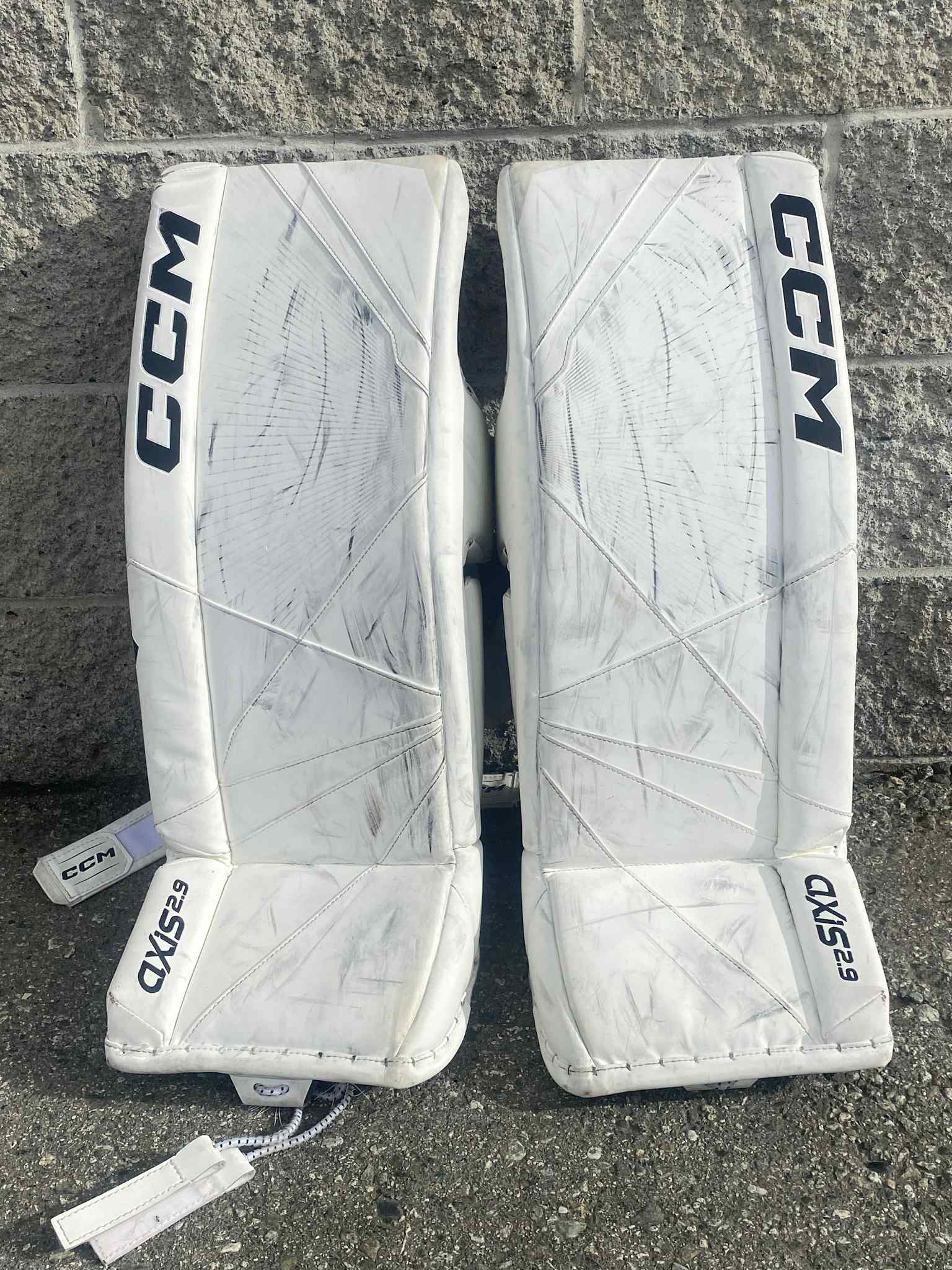 CCM AXIS 2.9 GOALIE LEG PADS 30+1 Wht-Sports Replay - Sports Excellence-Sports Replay - Sports Excellence