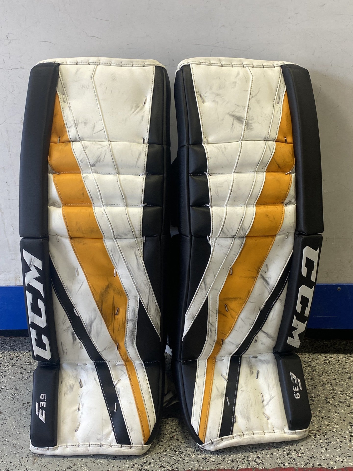 Ccm E-Flex 3.9 Goalie Leg Pads Blk/Yel/Wht 33+1-Sports Replay - Sports Excellence-Sports Replay - Sports Excellence