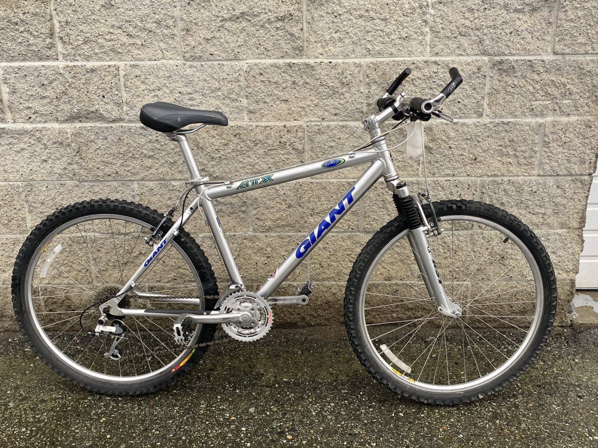 GIANT ATX 830 MTN BIKE SZ 17.5 SILVER-Sports Replay - Sports Excellence-Sports Replay - Sports Excellence