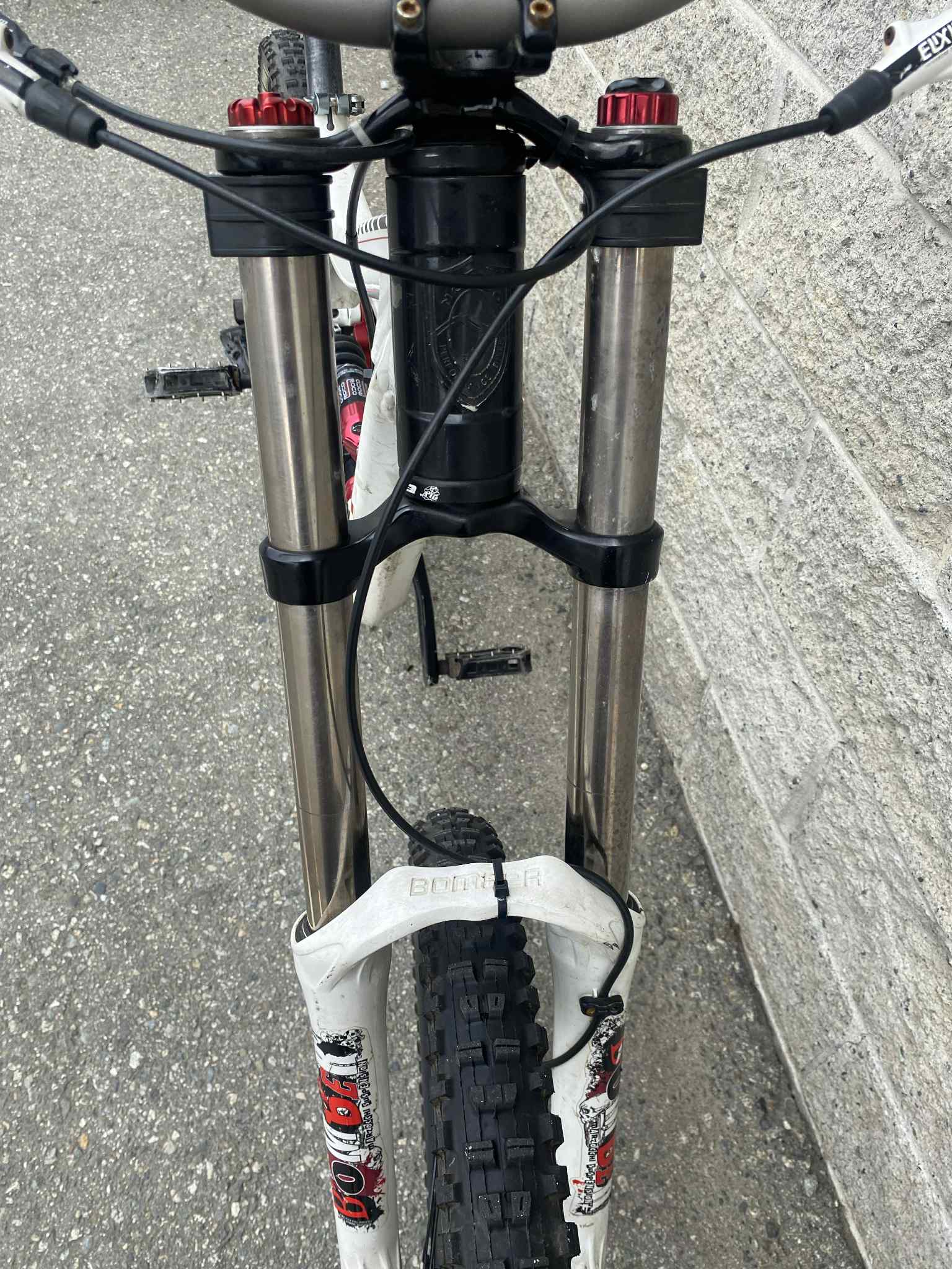 Norco Dh Downhill Mtn Bike 17" Med Wht/Red-Sports Replay - Sports Excellence-Sports Replay - Sports Excellence