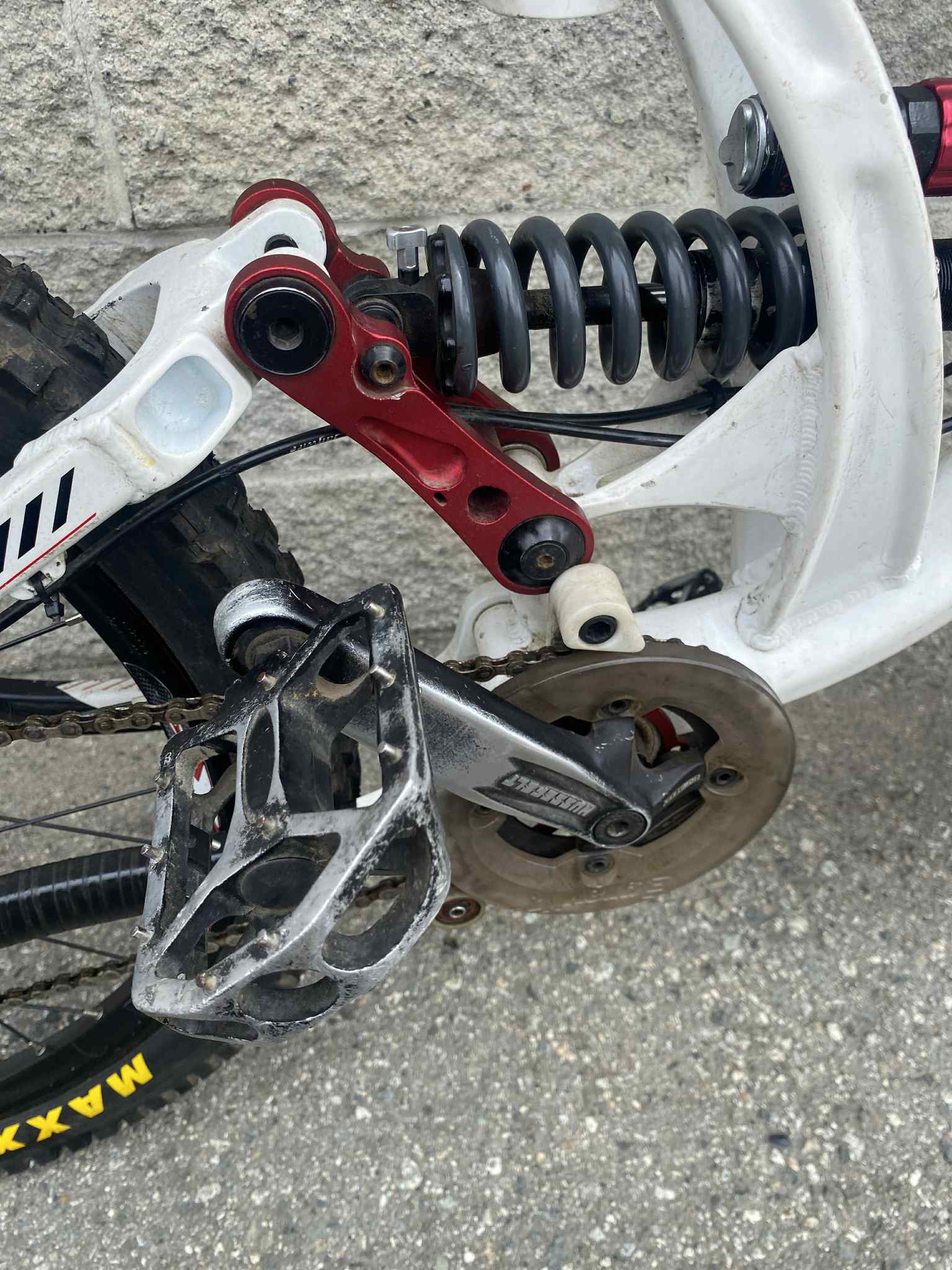 Norco Dh Downhill Mtn Bike 17" Med Wht/Red-Sports Replay - Sports Excellence-Sports Replay - Sports Excellence