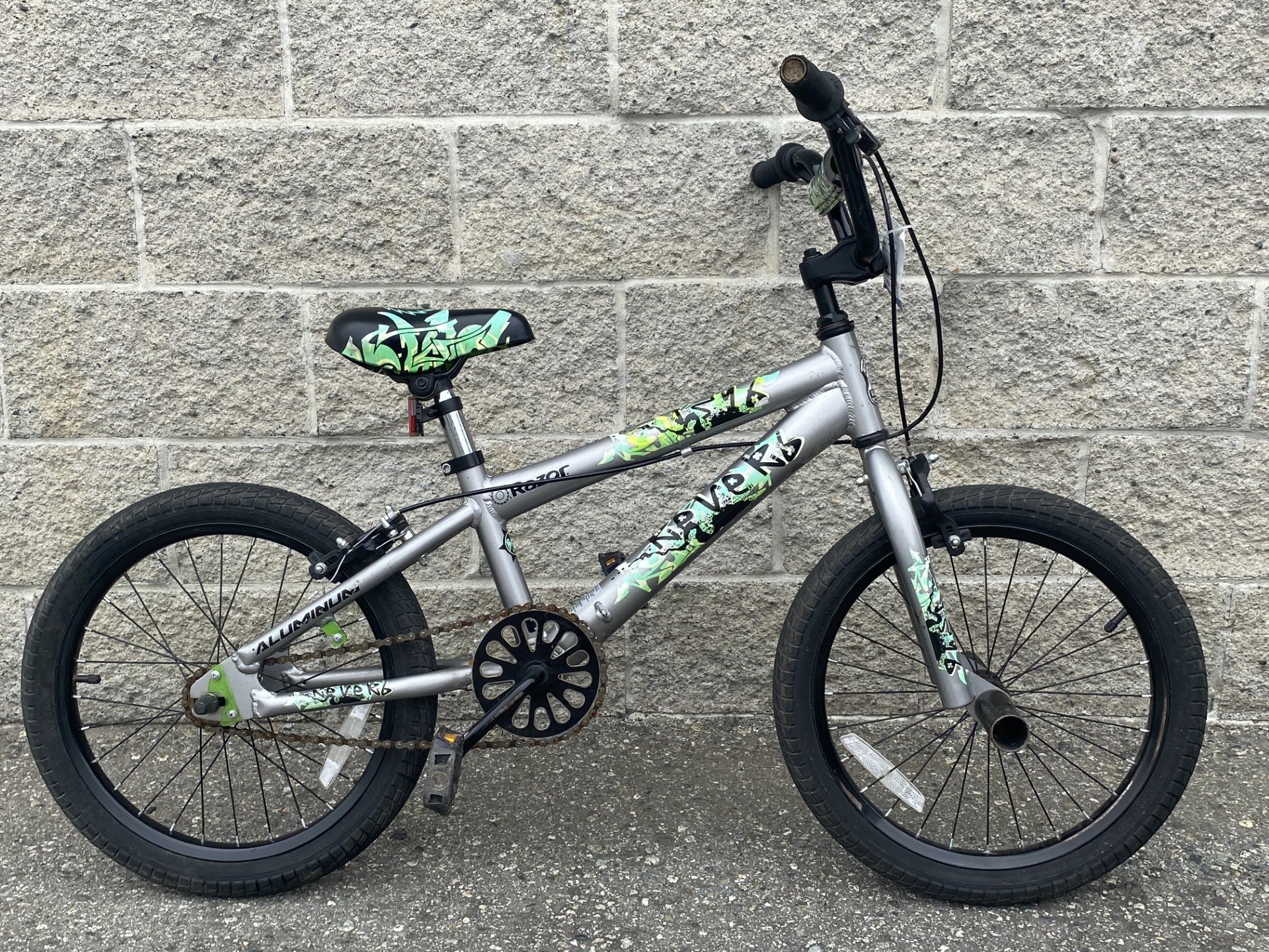 RAZOR REVERB JR BMX BIKE SZ 18" WHEEL SIL/BLK-Sports Replay - Sports Excellence-Sports Replay - Sports Excellence