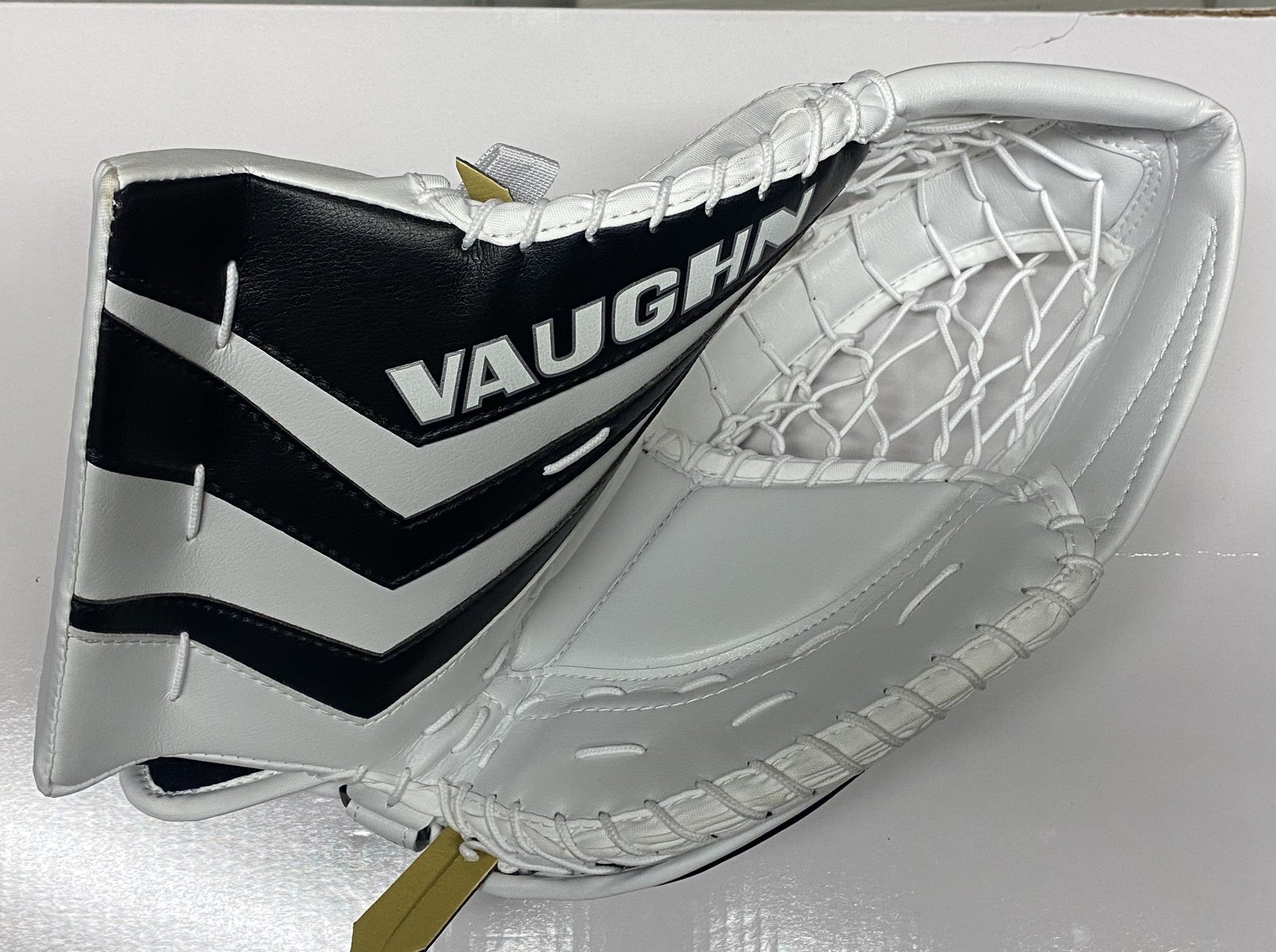 VAUGHN VENTUS SLR2 ST INTERMEDIATE GOALIE CATCHER-Vaughn-Sports Replay - Sports Excellence
