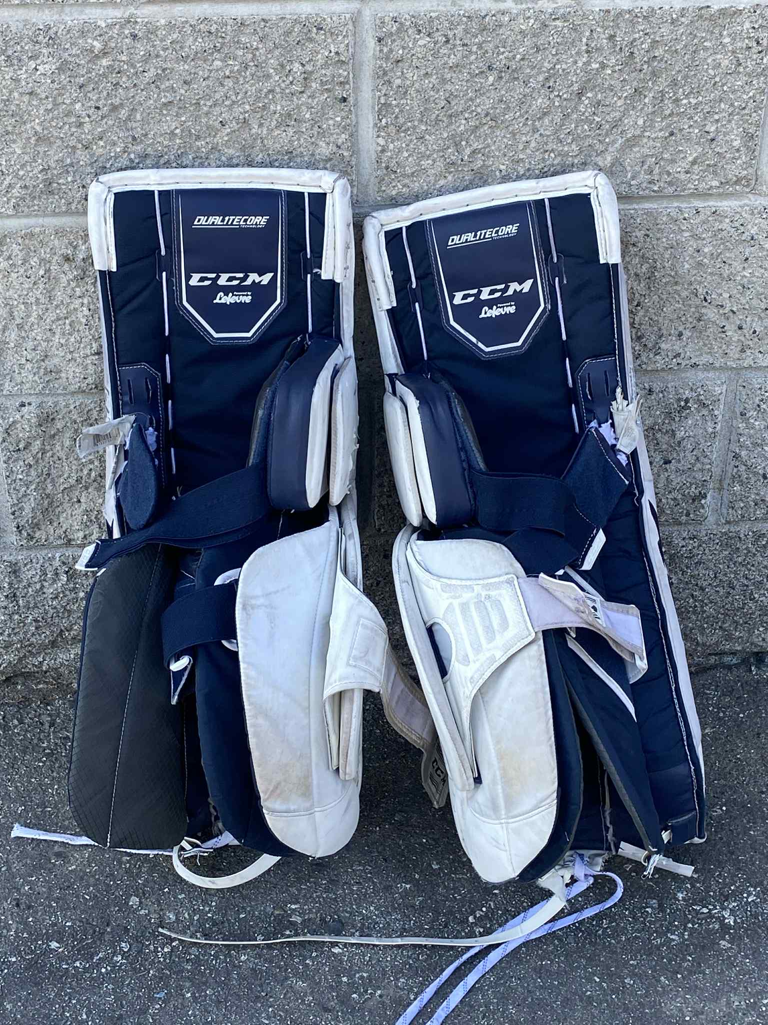 Ccm E4.9 Hockey Goalie Leg Pads 29+1 Wht/Blu/Gry